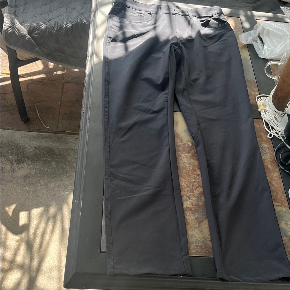 Greg Norman Collection Black Cargo Pants 30 x 32 new no tags 5- pocket